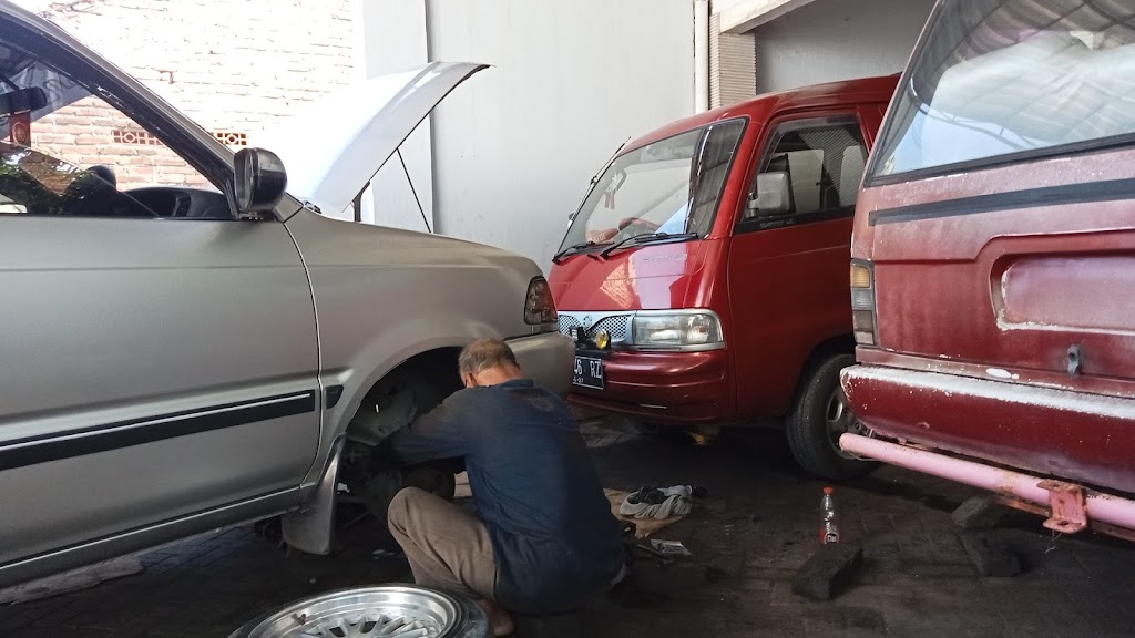 BENGKEL MOBIL PAK SUDARYONO