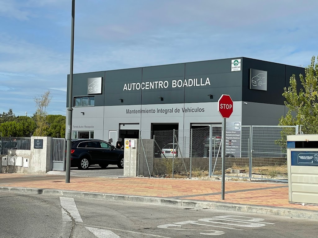 Autocentro Boadilla — Exterior