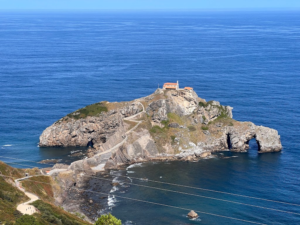 Monumento a la entronizacion submarina de la Virgen de Begona