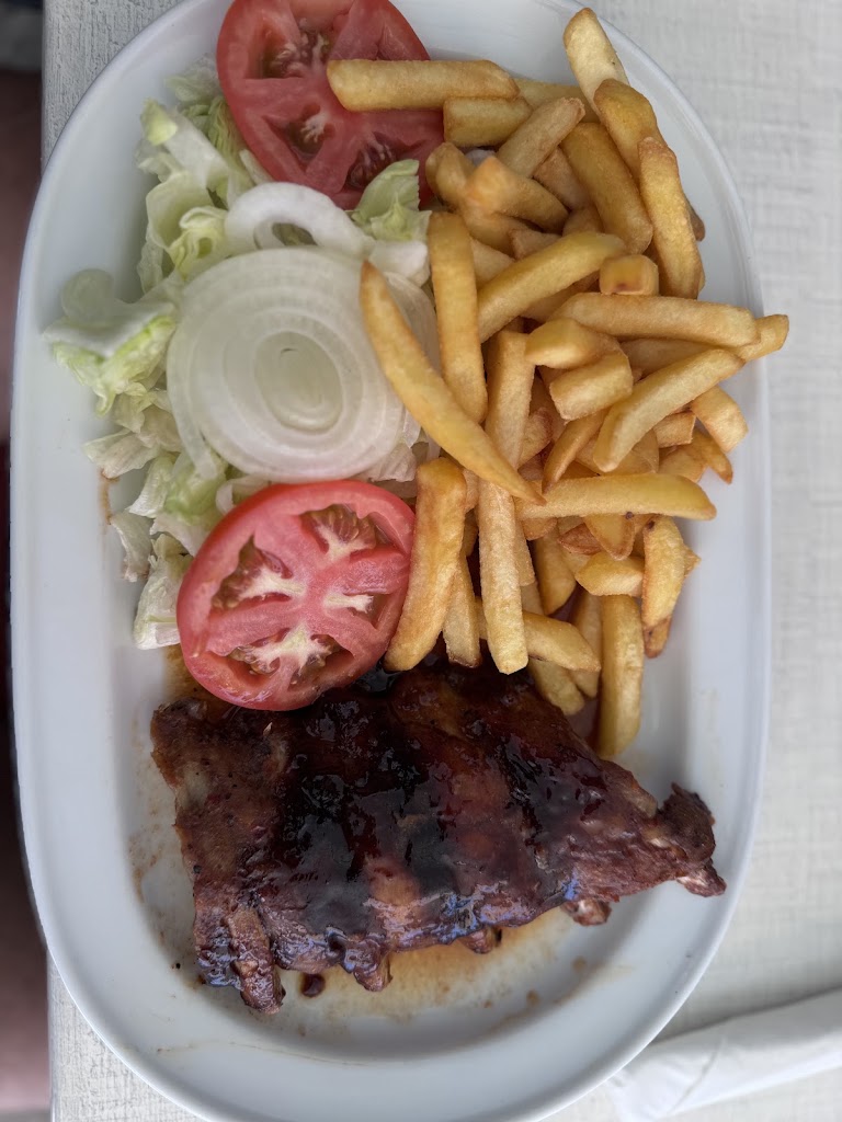 Azul Restaurant & Pizzeria — Comida y bebida