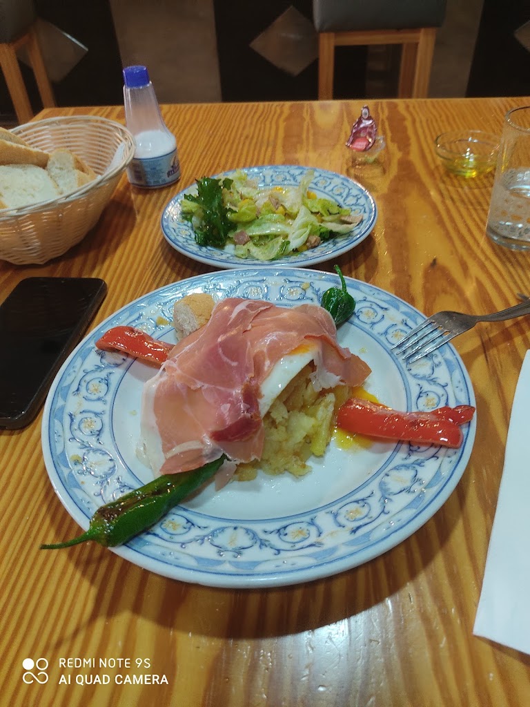 Bar Chaparral — Comida y bebida
