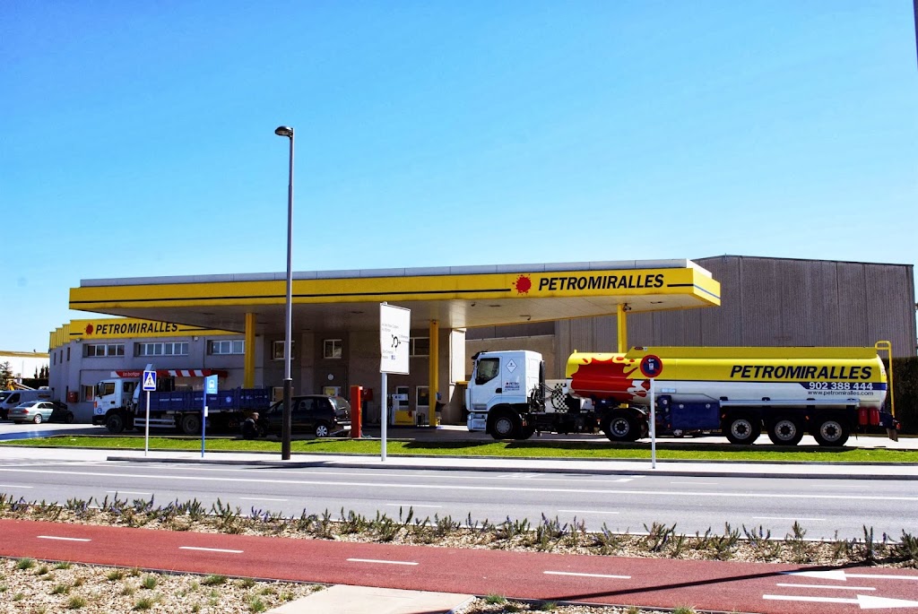 E.S. Petromiralles Les Comes — Del propietario
