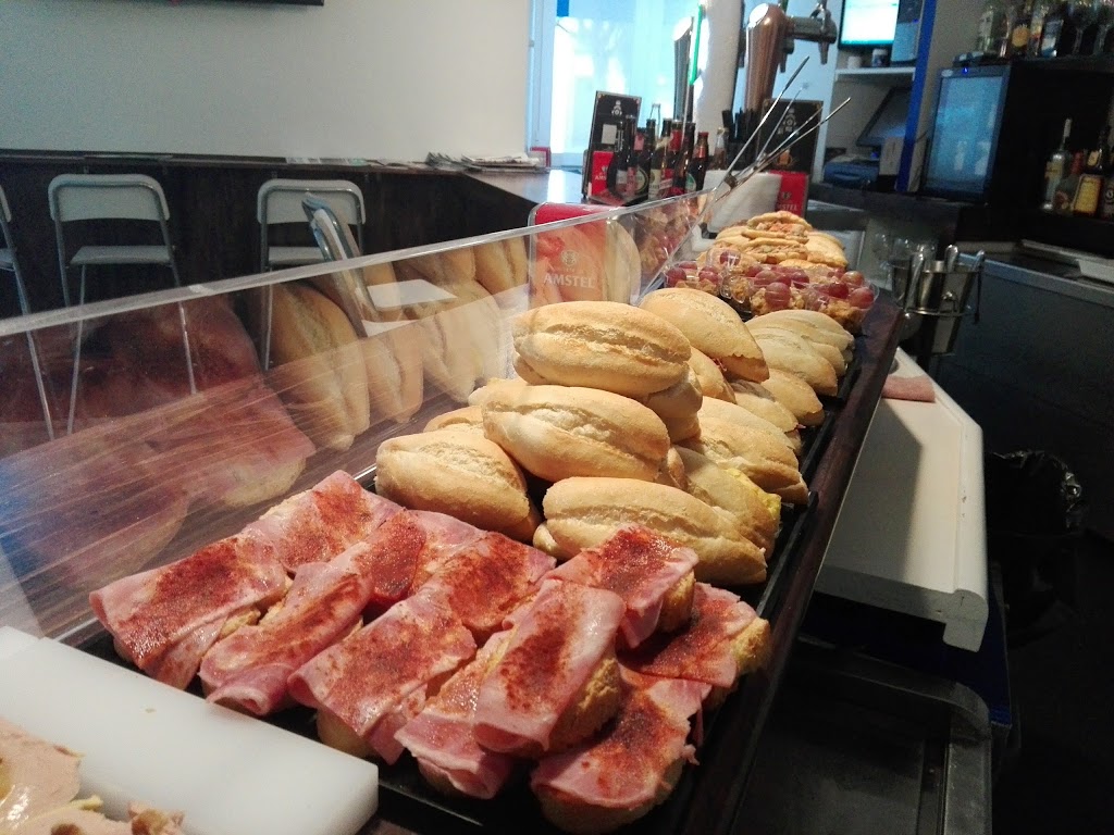 Bar Amadeus — Comida y bebida