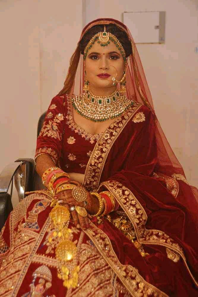 Vineeta Beauty Parlour Cosmetic