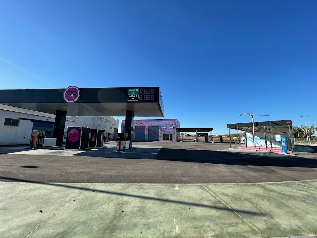 Hermanos Navarro — Estacion de servicio