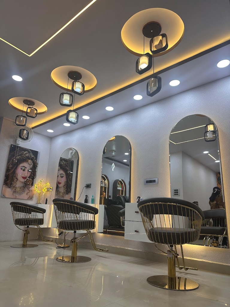 Monarch Unisex Luxury Salon Best Salon In Barapatthar Seoni