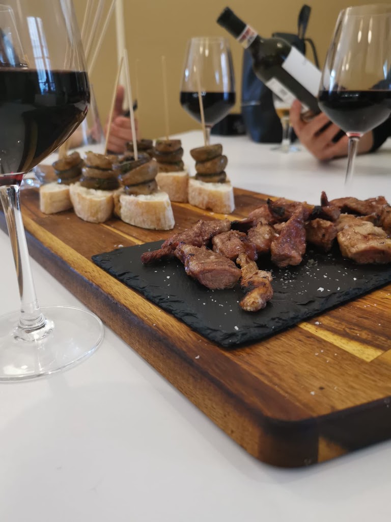 Bar La Cabina — Comida y bebida