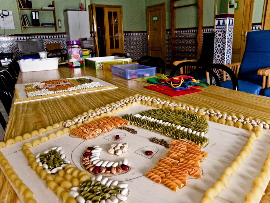 Aincos Centro de Dia para personas mayores — Comida y bebida