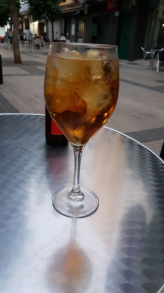 Lautrec Cafe & Copas