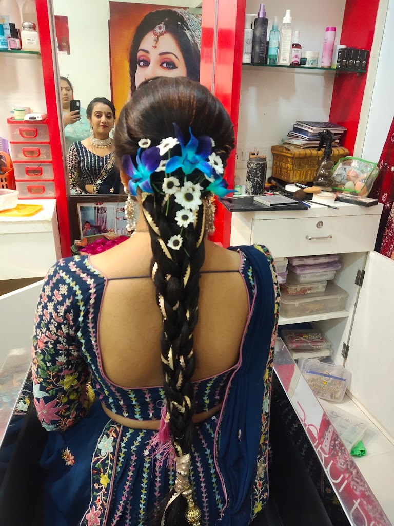 Sakhi Beauty Parlour
