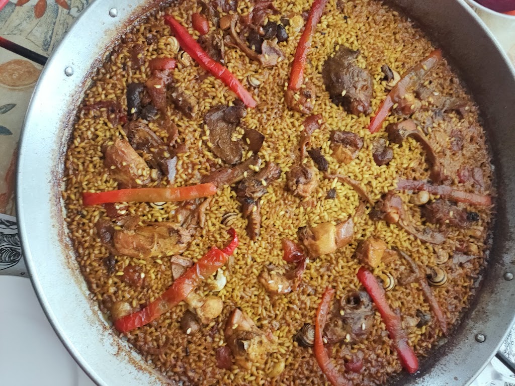 Meson de Rogelio — Comida y bebida