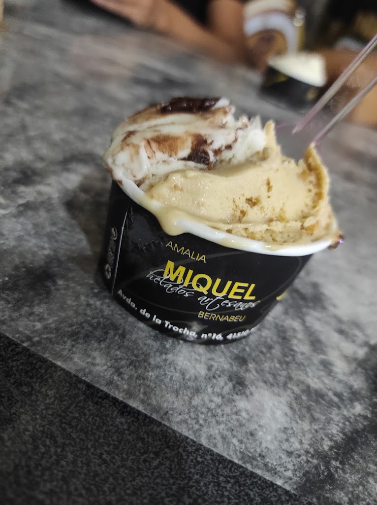 Cafe Miquel — Comida y bebida