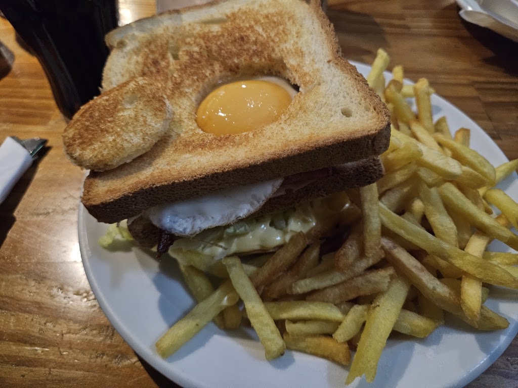 Pub Trasluz — Club sandwich