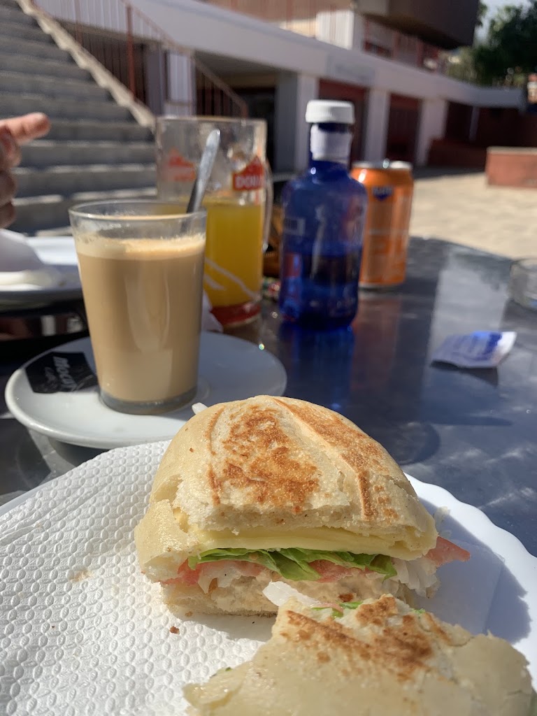 Bar Billares Garviana — Comida y bebida