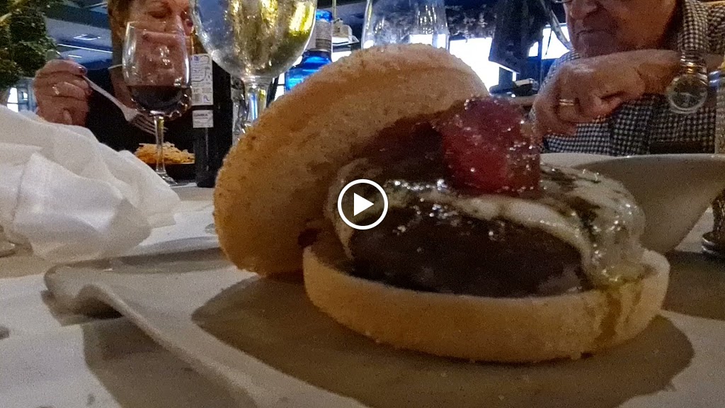 Monumental Restaurant Elche — Videos