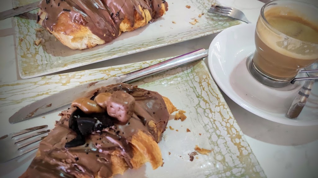 Panaderia Cafeteria Heladeria M & D — Pastel
