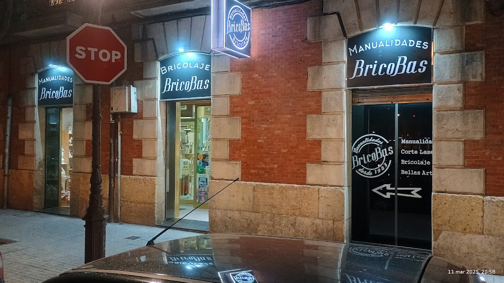 BRICOBAS Manualidades y Bricolaje