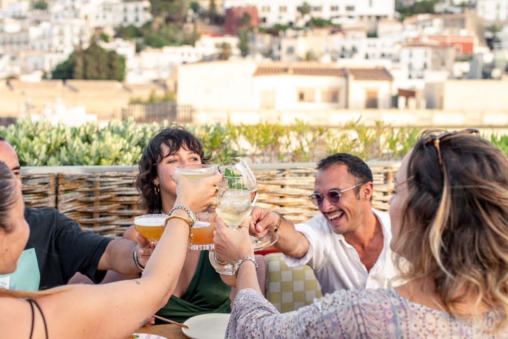 Cafe Montesol & Rooftop Bar — Del propietario
