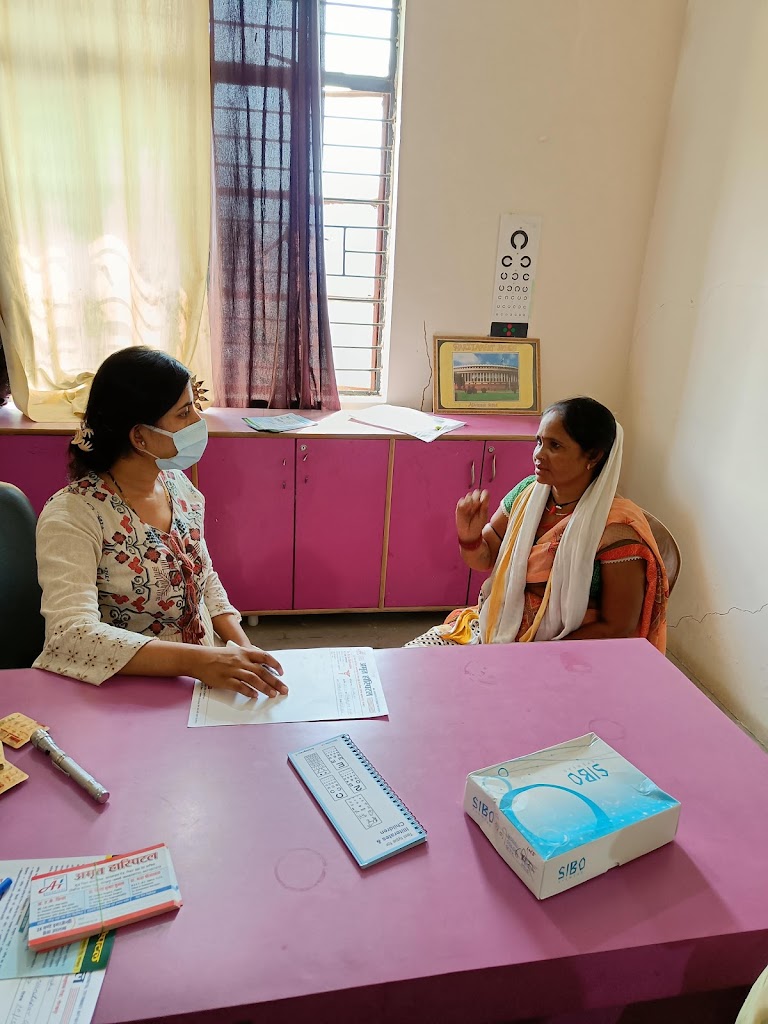 Dr Richa Shrivastava Amrit Hospital Eye Doctor In Gorakhpur Eye Specialist