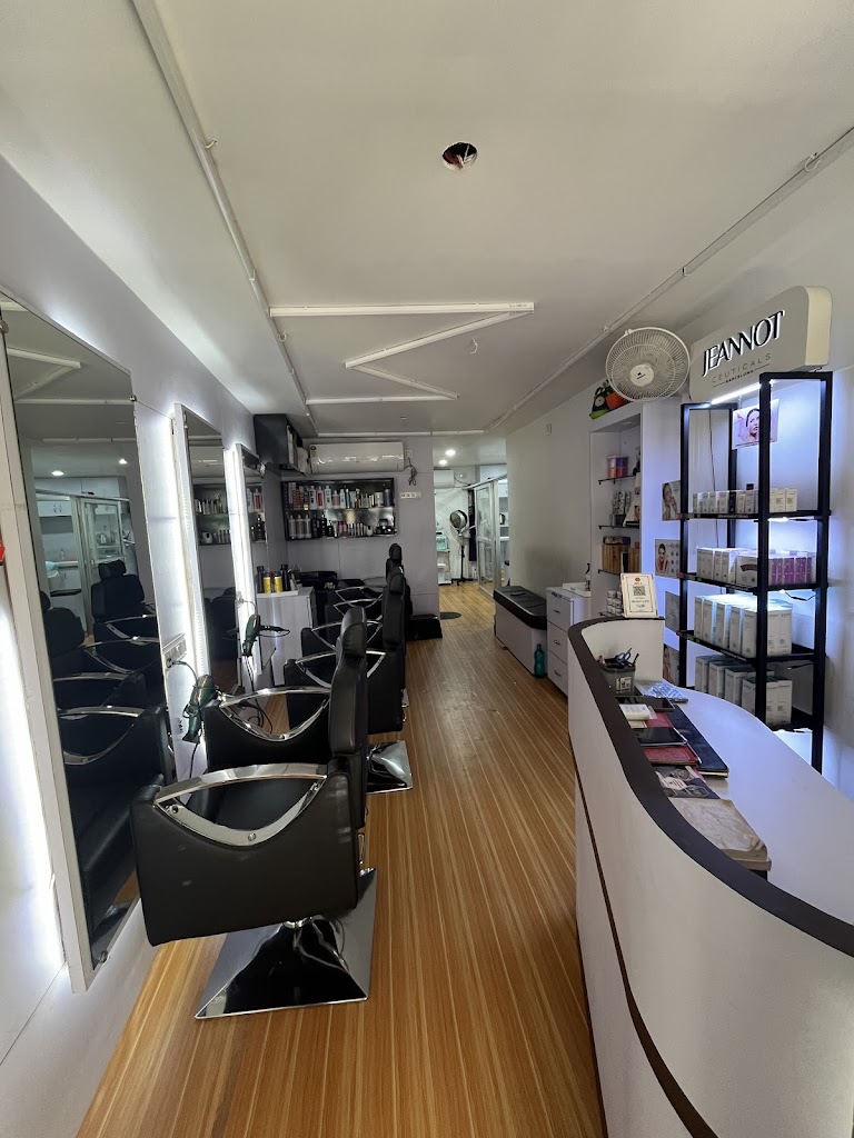 Makeover Family Salon Bishnupur