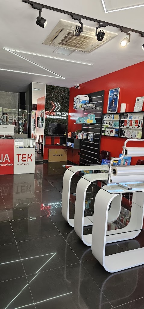 Zonatek Martos   Tecnologia a tu Alcance — Interior