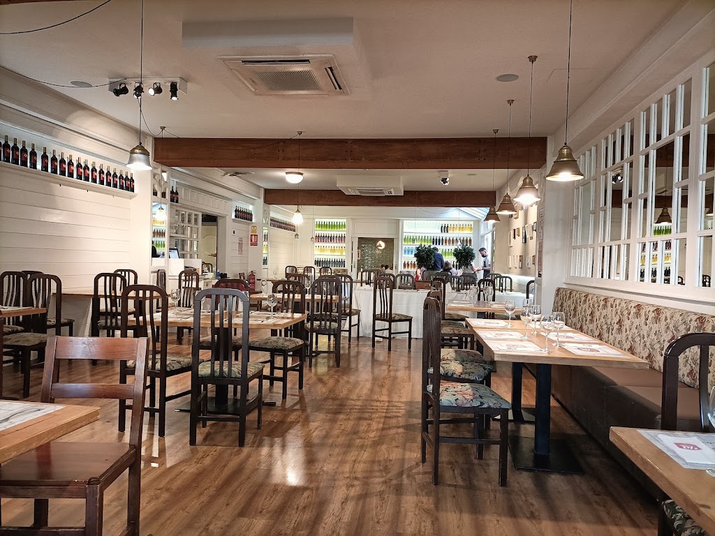 Restaurante YA — Ambiente