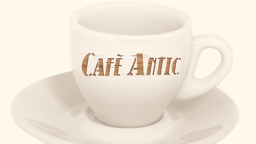 Cafe Antic — Comida y bebida