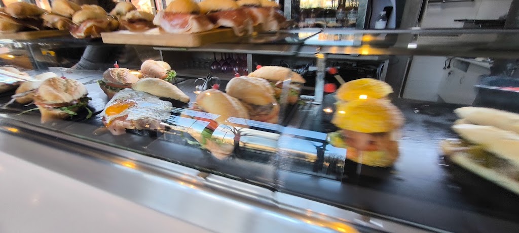Cafe-Bar ECU — Ambiente