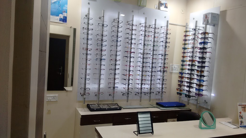 Dr Arun Jain Eye Specialistms Frcs
