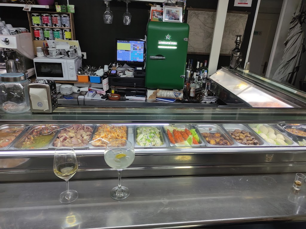 Bar Las Tres Perlas — Ambiente