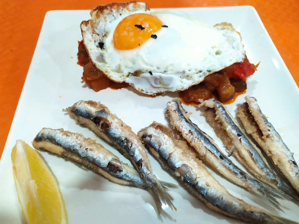 TAPERIA EL PASAJE — Comida y bebida