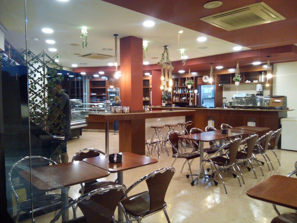Columbia Cafe - Food — Ambiente