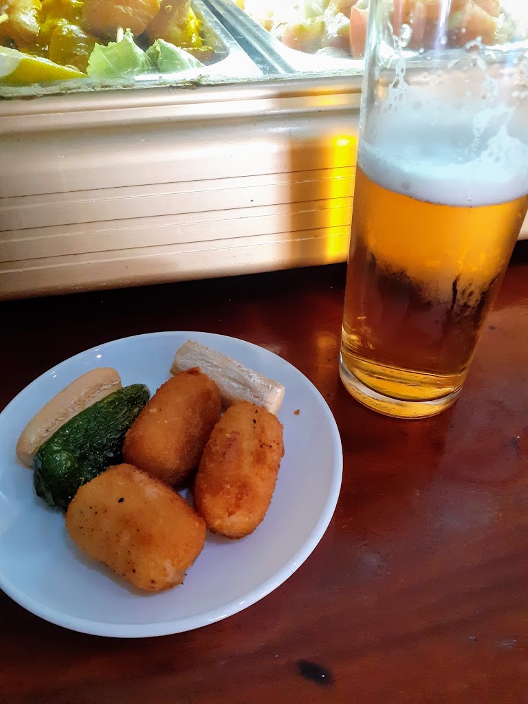 Bar Hamburgo — Comida y bebida