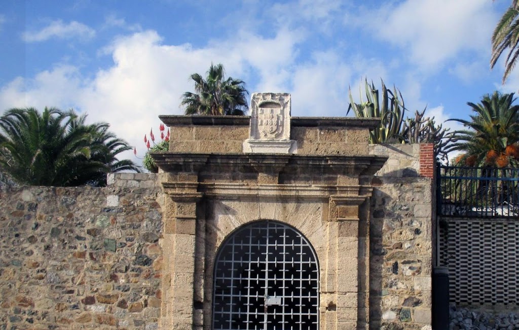 Puerta de la Ribera