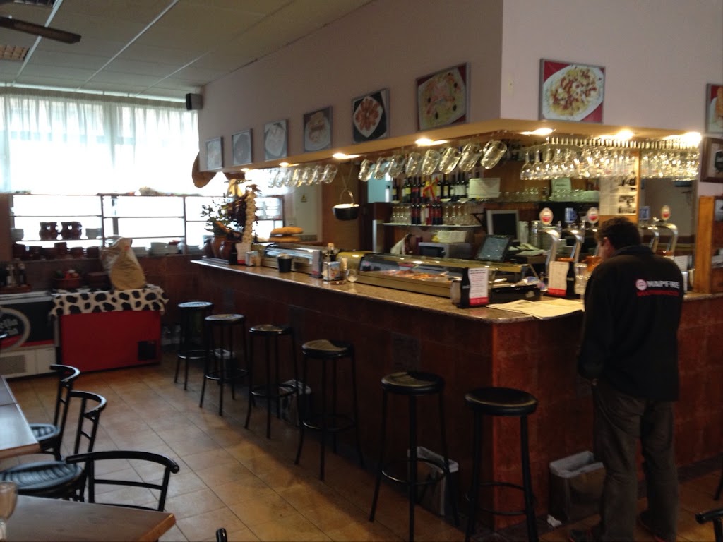 Cafeteria El Riko Pollo — Ambiente