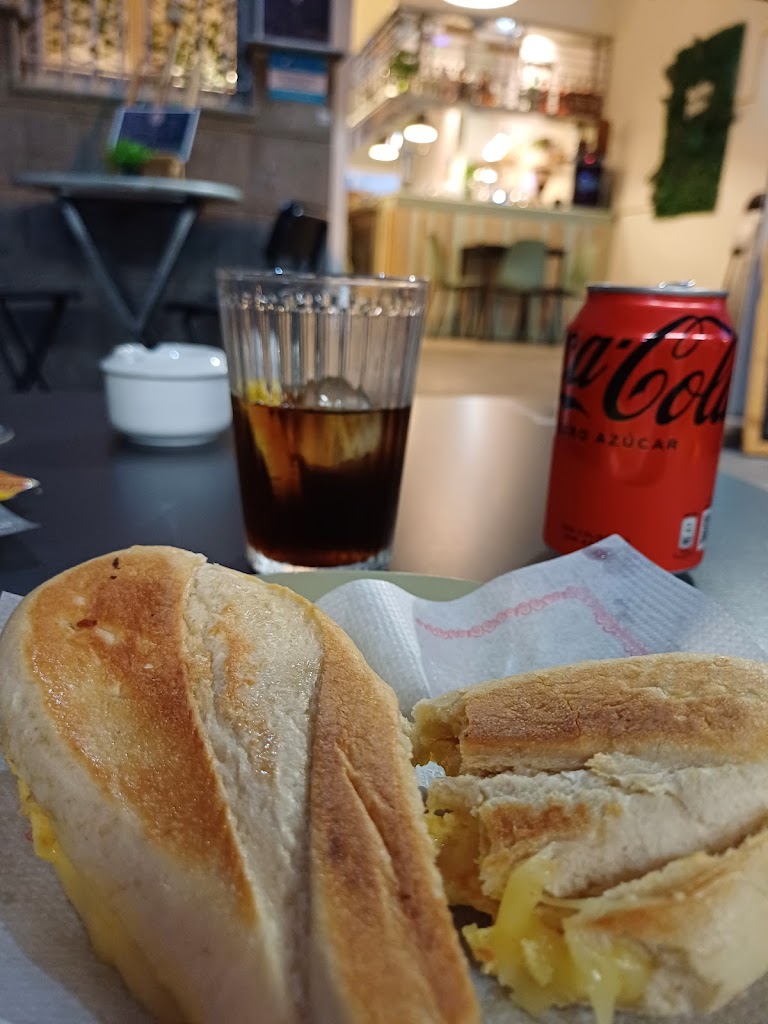 Molinera Paradise Bar Cafe