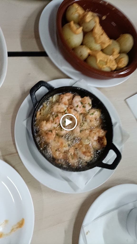 Restaurante El Calderin — Comida y bebida