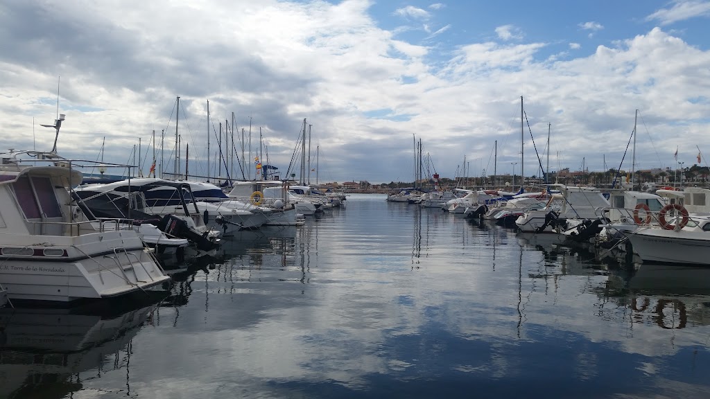 Club Nautico Torre Horadada