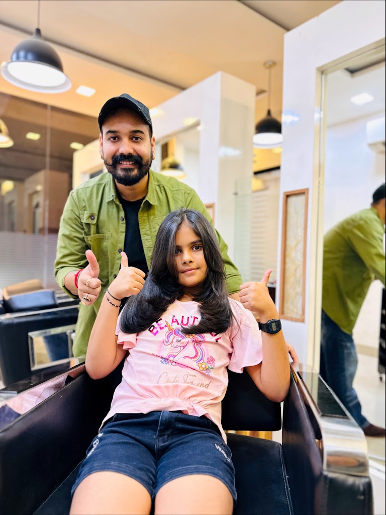 Elegant Unisex Salon By Tarun