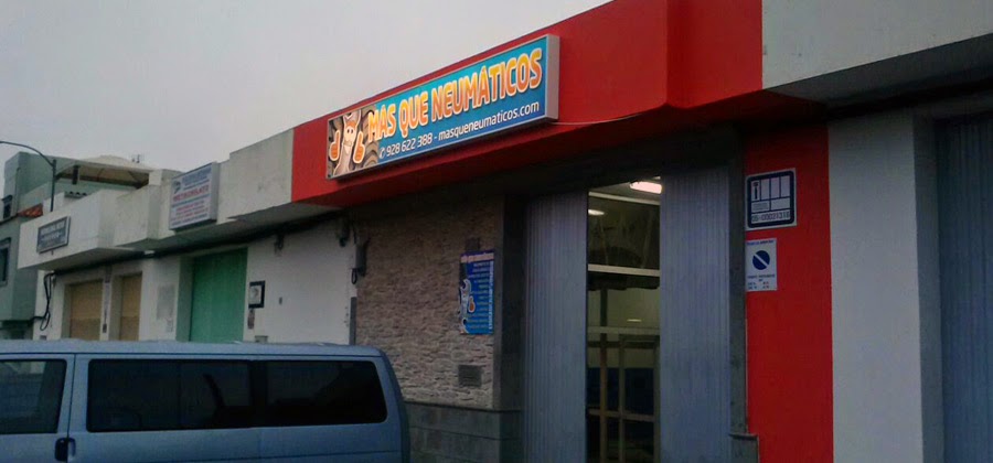 Mas que neumaticos — Exterior