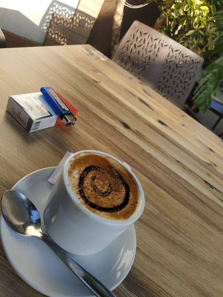 LA ANTIGUA ESTACION , CAFE PUB Y ABACERIA — Capuchino