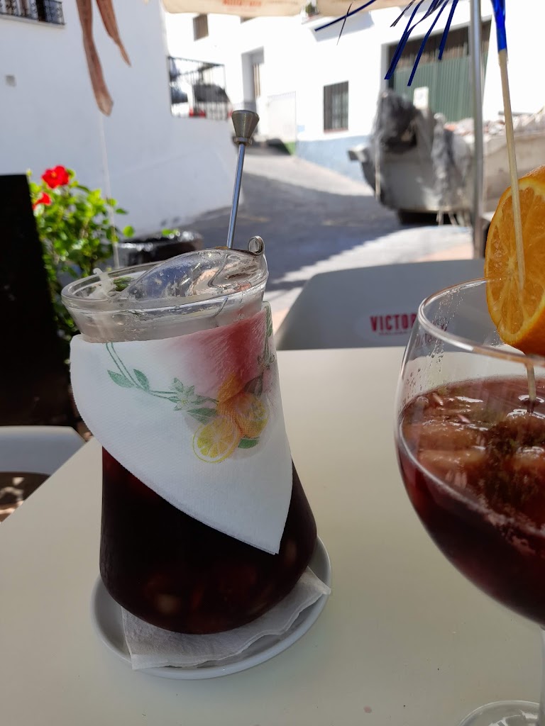 Bar Carisma — Comida y bebida