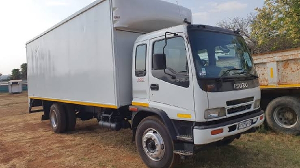 Lagos trucks hire em Lagos