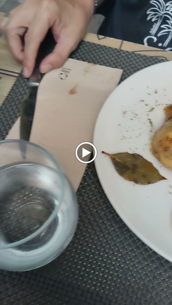 Polleria Ca l'Avia Sitges (Restaurante en Sitges, pollo asado, comida para llevar) — Videos