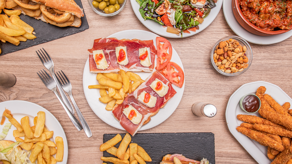 Restaurante Plaza — Comida y bebida