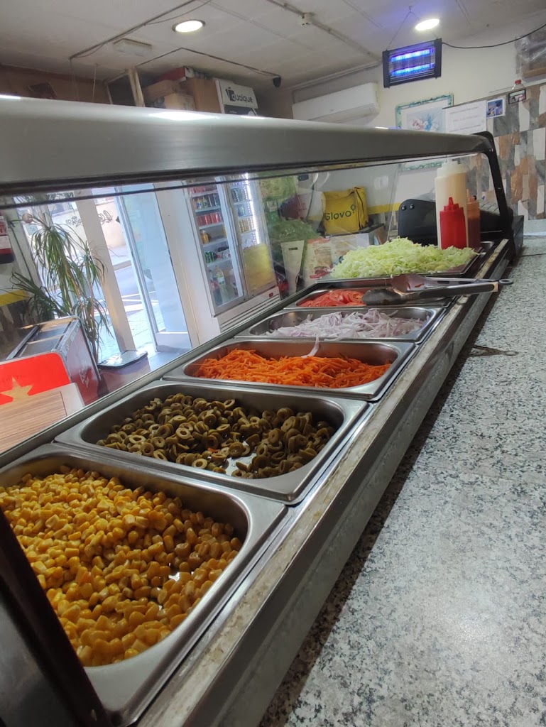 Doner Kebab Turco Pizza Italiana — Comida y bebida