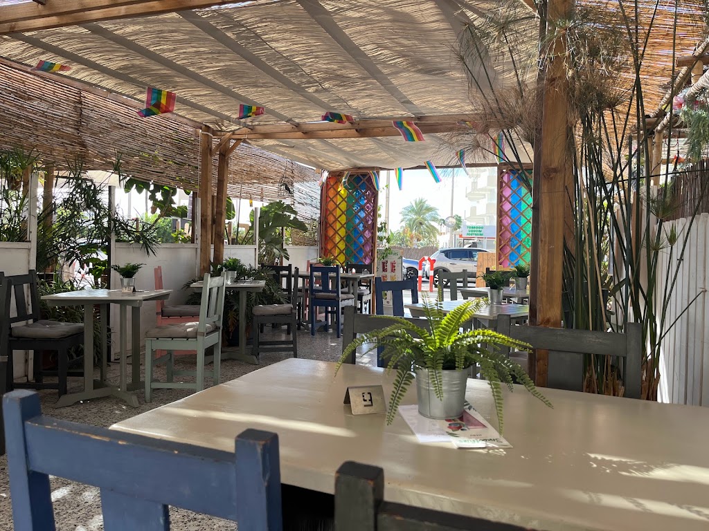 The Bistro — Ambiente