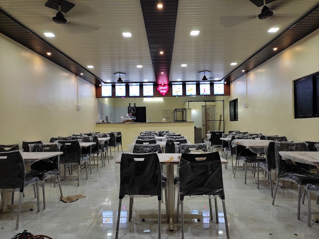 Jogeshwari Misal Bhel Tuljapur Best Family Restaurant