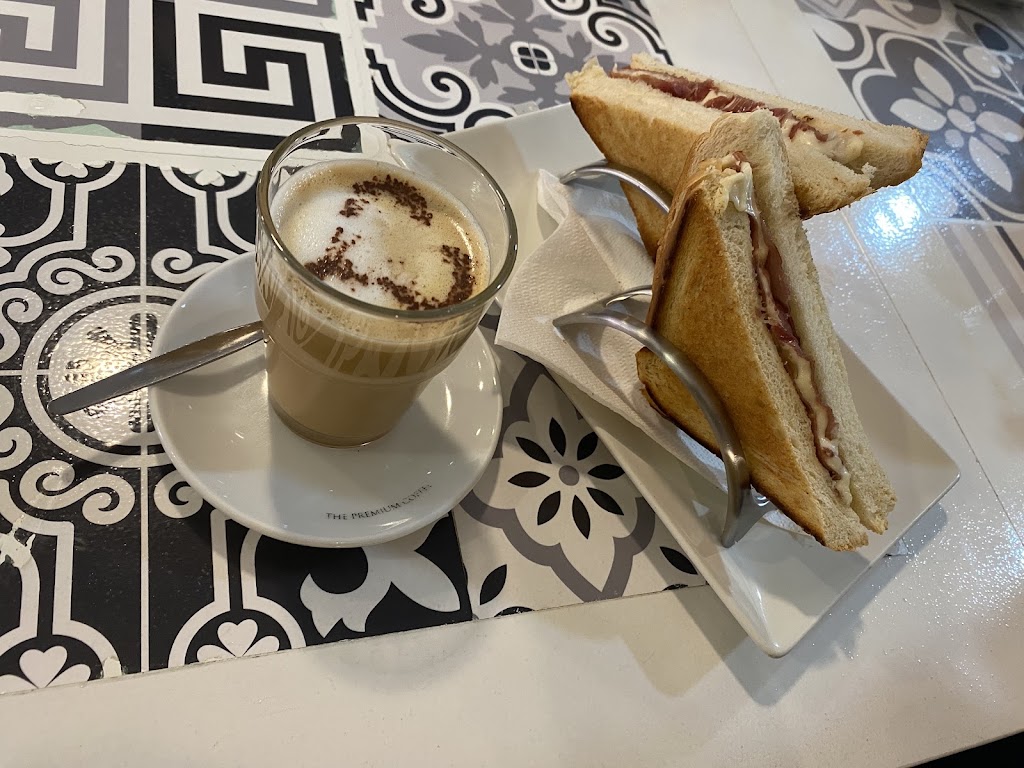 Janis pa,degustacio i mes — Comida y bebida