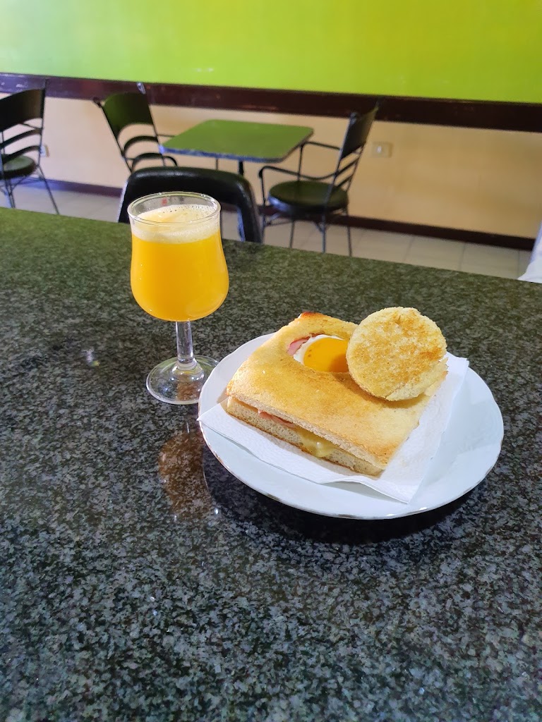 Cafeteria La Tarja — Comida y bebida